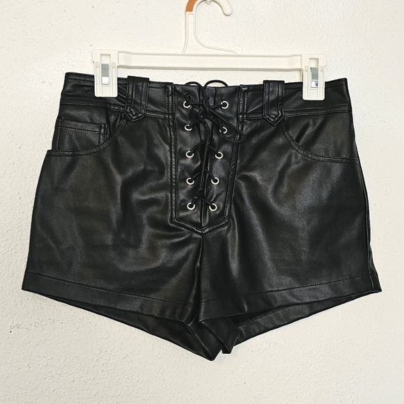 F21 Faux leather lace up shorts size Medium - Picture 1 of 7
